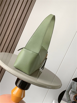 L0ew* puzzle hobo bag in classic calfskin