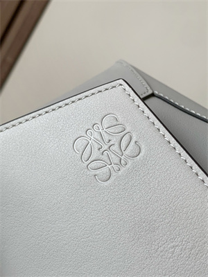 L0ew* puzzle hobo bag in classic calfskin