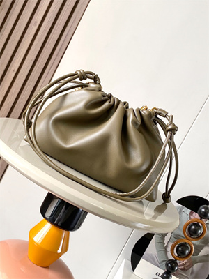 L0ew* medium flamenco purse in  mellow nappa lambskin