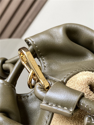 L0ew* medium flamenco purse in  mellow nappa lambskin