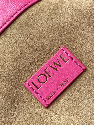L0ew* medium flamenco purse in  mellow nappa lambskin