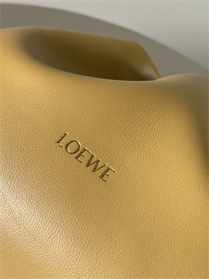 L0ew* medium flamenco purse in  mellow nappa lambskin