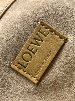 L0ew* medium flamenco purse in  mellow nappa lambskin