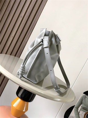 L0ew* medium flamenco clutch in nappa calfskin