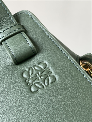 L0ew* compact hammock bag in classic calfskin