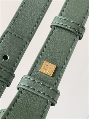 L0ew* compact hammock bag in classic calfskin