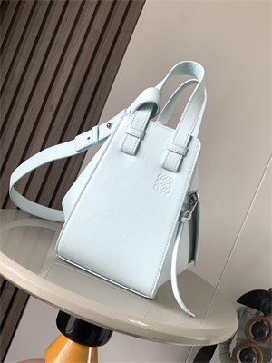 L0ew* compact hammock bag in classic calfskin