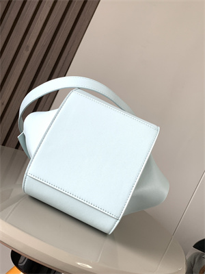 L0ew* compact hammock bag in classic calfskin