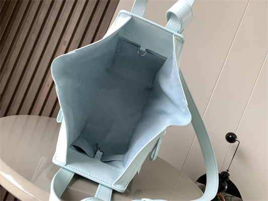 L0ew* compact hammock bag in classic calfskin