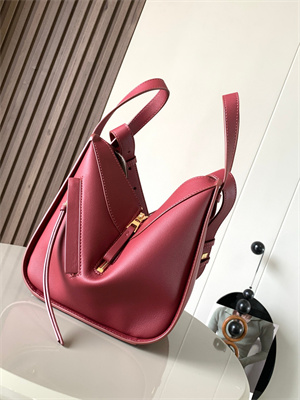 L0ew* compact hammock bag in classic calfskin