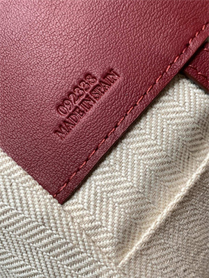 L0ew* compact hammock bag in classic calfskin