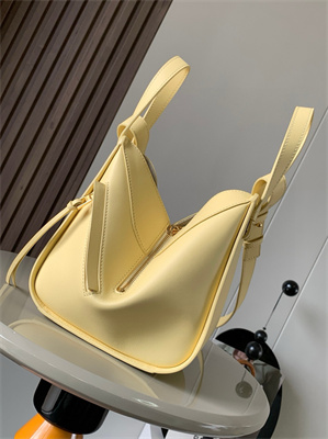 L0ew* compact hammock bag in classic calfskin