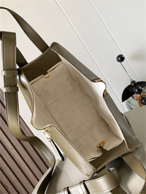 L0ew* compact hammock bag in classic calfskin