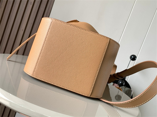 L0ew* compact hammock bag in soft grained calfskin