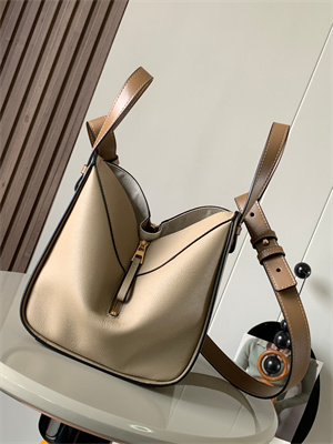 L0ew* compact hammock bag in soft grained calfskin