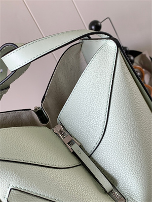 L0ew* compact hammock bag in soft grained calfskin