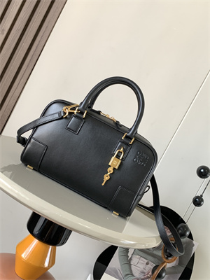 L0ew* amazona 23 bag in nappa calfskin black