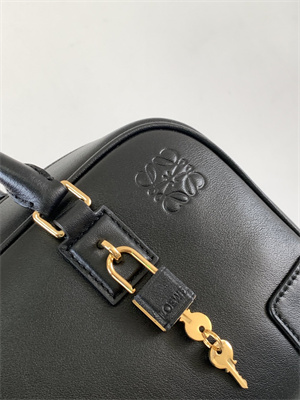 L0ew* amazona 23 bag in nappa calfskin black