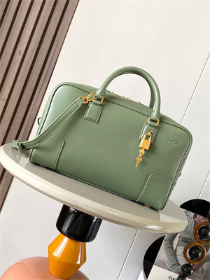 L0ew* amazona 28 bag in nappa calfskin green