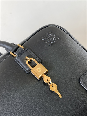 L0ew* amazona 23 bag in nappa calfskin black