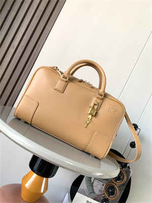 L0ew* amazona 23 bag in nappa calfskin brown