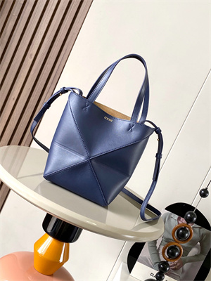 L0ew* mini puzzle fold tote in shinny calfskin anbyss blue