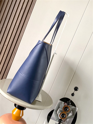 L0ew* xl puzzle fold tote in shinny calfskin anbyss blue