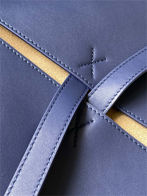 L0ew* xl puzzle fold tote in shinny calfskin anbyss blue