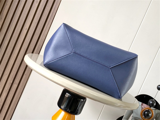 L0ew* medium puzzle fold tote in shinny calfskin anbyss blue