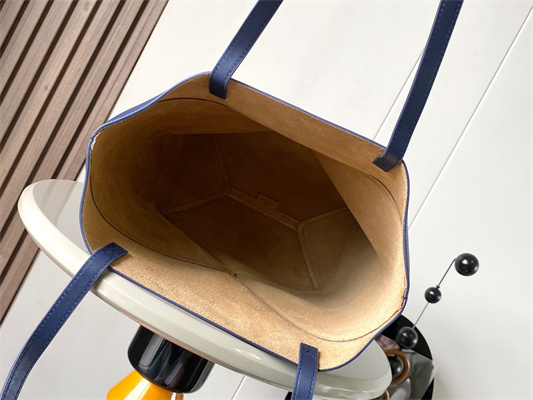 L0ew* medium puzzle fold tote in shinny calfskin anbyss blue