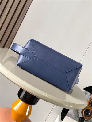 L0ew* puzzle fold wash bag in shinny calfskin
