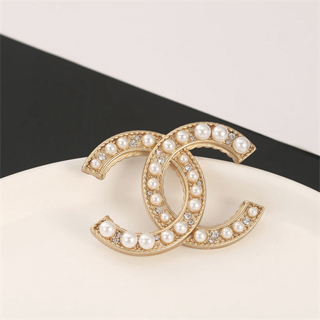 Ch*el brooch 33203