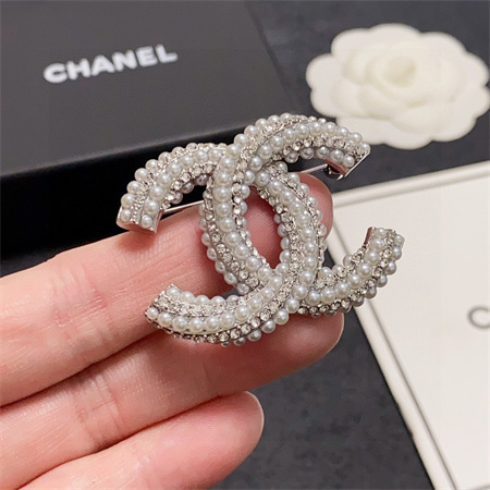 Ch*el brooch 33212