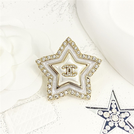 Ch*el brooch 33232