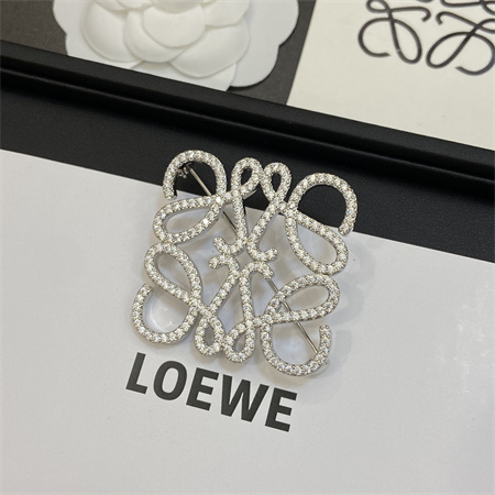 L0ew* brooch 33243