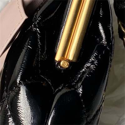 Ch*el clutch with chain lambskin gold-tone metal black/pink ap4028