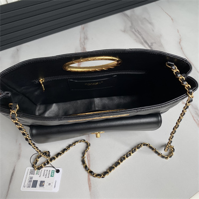 Cha.nel Small Tote Lambskin Black AS5036