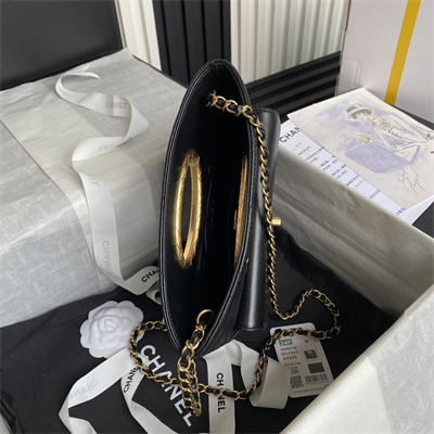 Cha.nel Clutch Lambskin Black AS5038