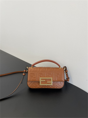 Fen.di BAGUETTE Phone Pouch Nappa Leather Brown