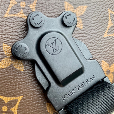 L.V Quest Messenger PM Monogram Canvas M46973