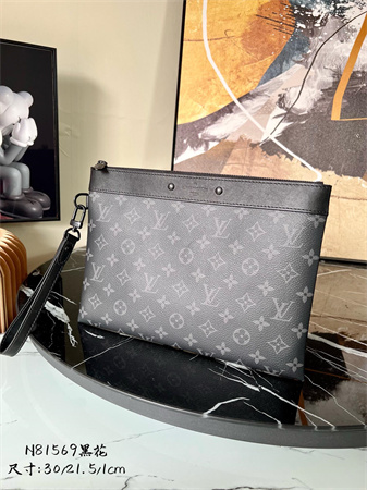 L.V Pochette To Go Monogram Eclipse M81569