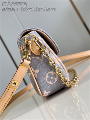 L.V  WALLET ON CHAIN IVY Monogram coated canvas Parisian M12778