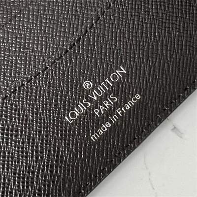 L.V Slender Wallet Taiga cowhide leather Black M62294