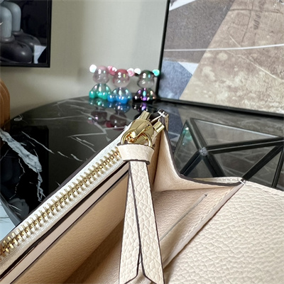L.V Rosalie Coin Purse Monogram Empreinte Cream M81520