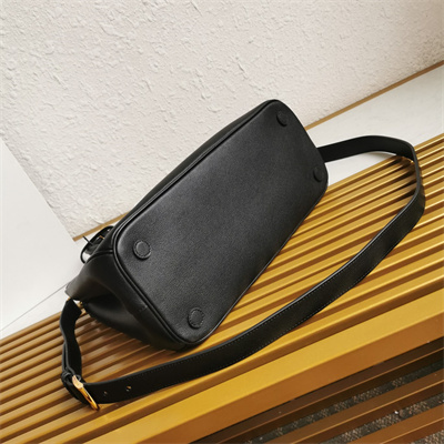 Pra*a large galleria  leather bag black color 1ba274