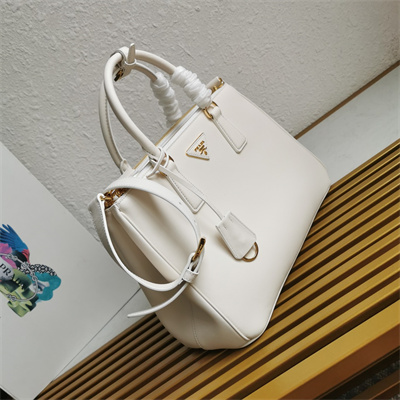 Pra*a large galleria  leather bag white color 1ba274