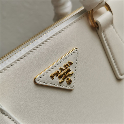Pra*a large galleria  leather bag white color 1ba274