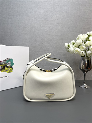 Pra*a darling leather handbag white color 1ba451