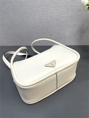 Pra*a darling leather handbag white color 1ba451
