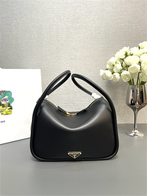 Pra*a darling leather handbag black color 1ba451